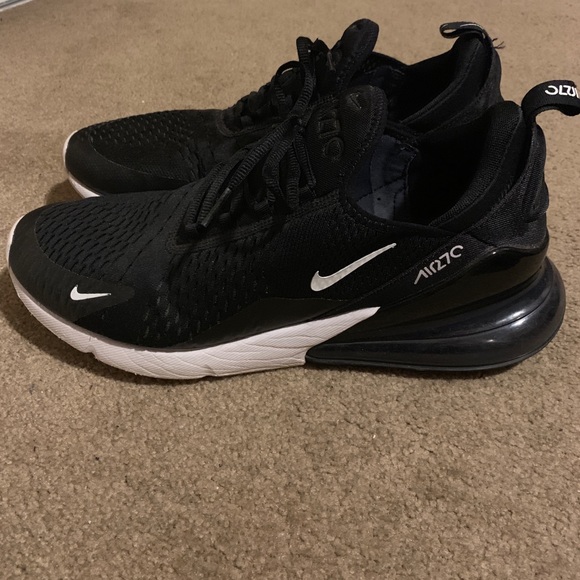 nike air maxes 270s